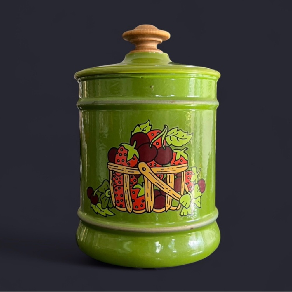 VINTAGE 1970’s Kromex Avacado green strawberry basket aluminum canister